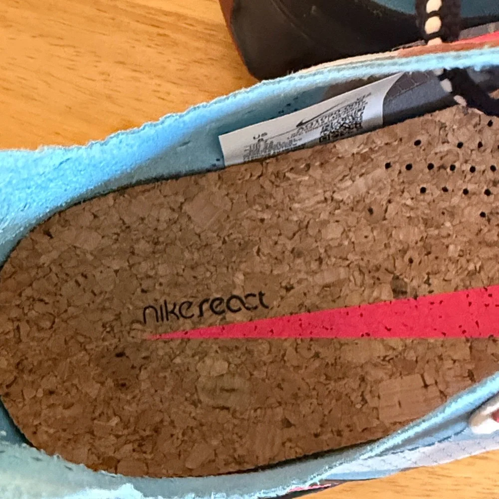 NIKE REACT ELEMENT 87 BLUE CHILL SOLAR RED MENS AQ1090 006 Size 8‎